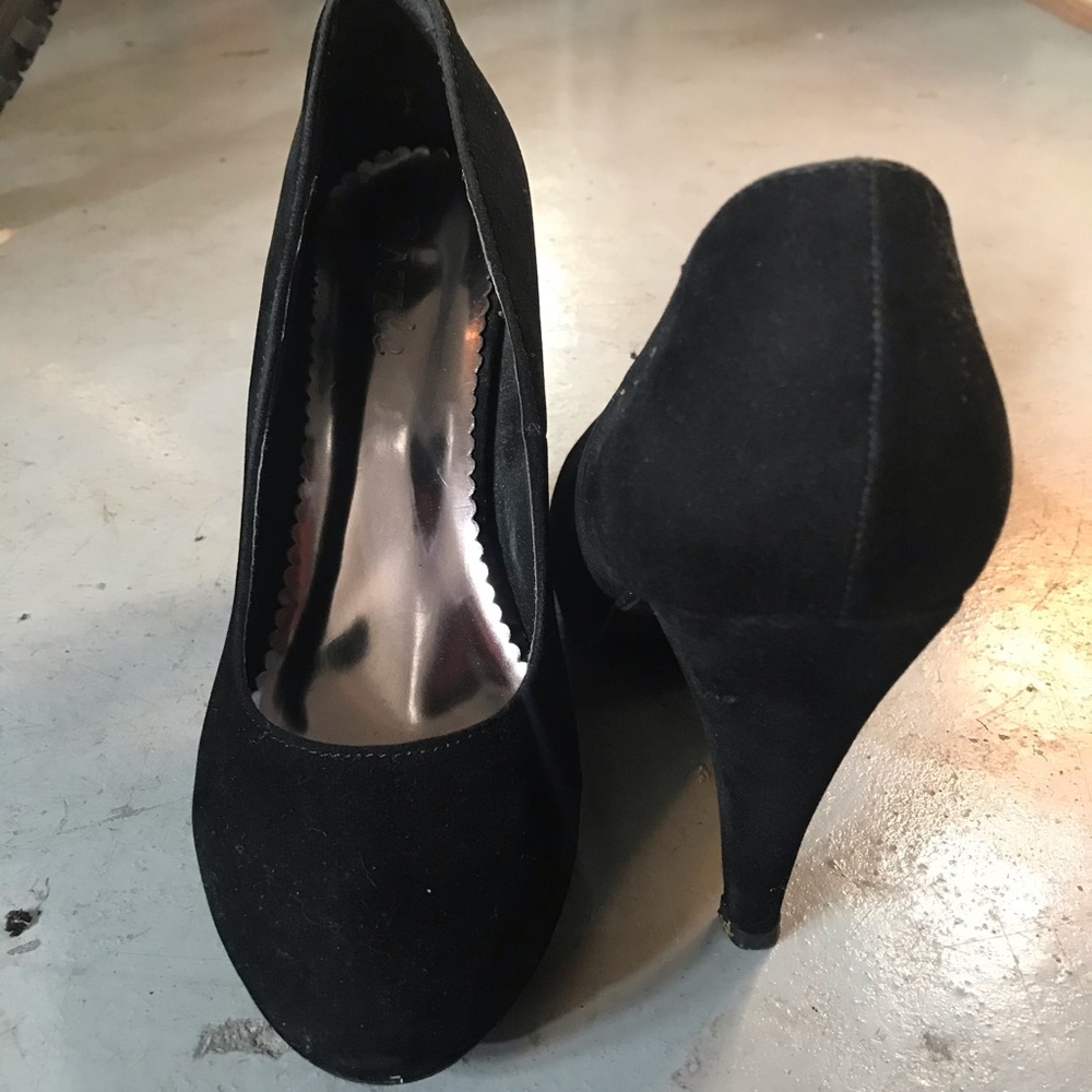 Heels - Picture 4 of 5